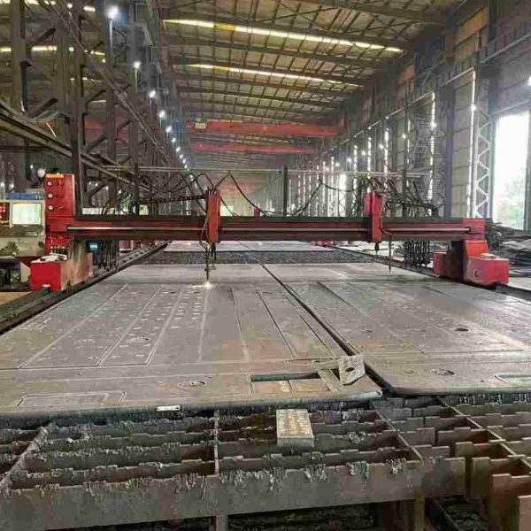 國產400/500耐磨板切割